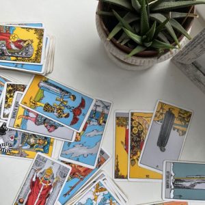 دورة قراءة أوراق التاروت (المستوى الأول)