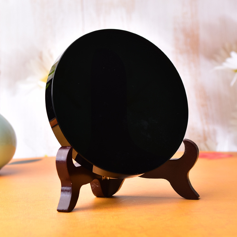 المرآة السوداء من حجر الأوبسيديان